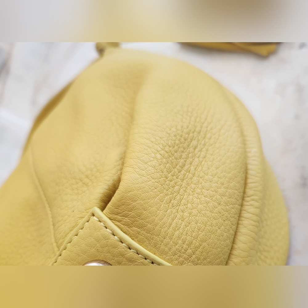 Isaac Mizrahi Yellow Handbag. Perfect Summer Color! - Picture 6 of 15